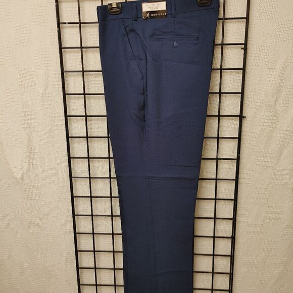 MEN'S MONTIQUE NAVY SQUARE PATTERN SHORT SLEEVE 2 PIECE WALKING SET. - Picture 7 of 9